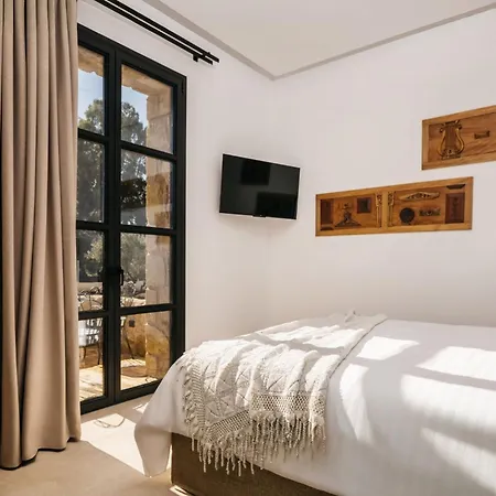 Le Tresor De Marie - Charming Traditional Retreat, By Zantewize Gaitani