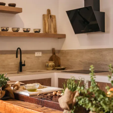 Le Tresor De Marie - Charming Traditional Retreat, By Zantewize Gaitani