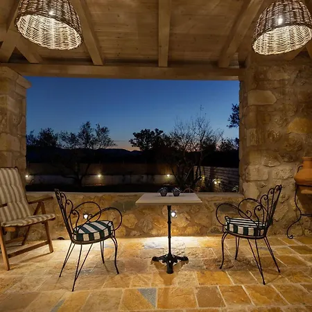 Le Tresor De Marie - Charming Traditional Retreat, By Zantewize Casa vacanze