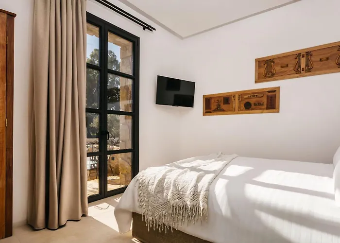 Le Tresor De Marie - Charming Traditional Retreat, By Zantewize Gaitani