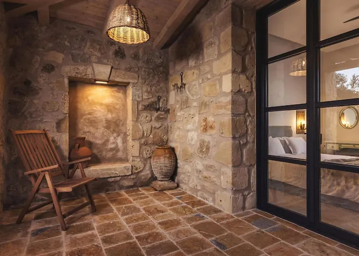 Le Tresor De Marie - Charming Traditional Retreat, By Zantewize Gaitani