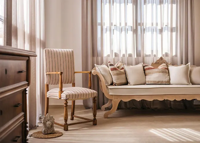 Le Tresor De Marie - Charming Traditional Retreat, By Zantewize *
