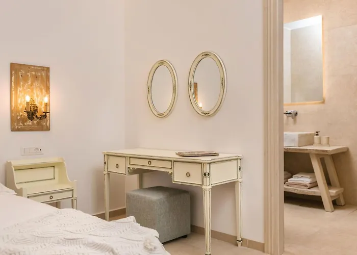 Le Tresor De Marie - Charming Traditional Retreat, By Zantewize