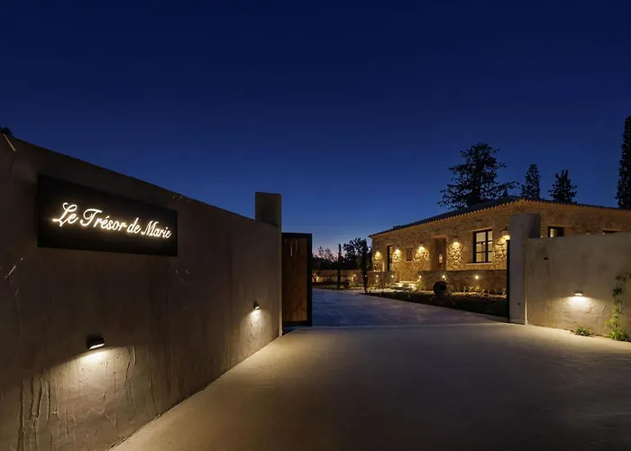 Le Tresor De Marie - Charming Traditional Retreat, By Zantewize *