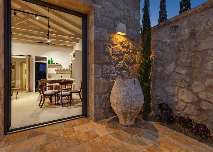 Le Tresor De Marie - Charming Traditional Retreat, By Zantewize *