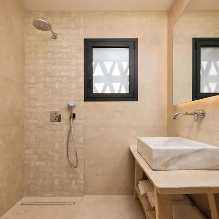 Le Tresor De Marie - Charming Traditional Retreat, By Zantewize