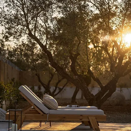 Le Tresor De Marie - Charming Traditional Retreat, By Zantewize * Gaitani